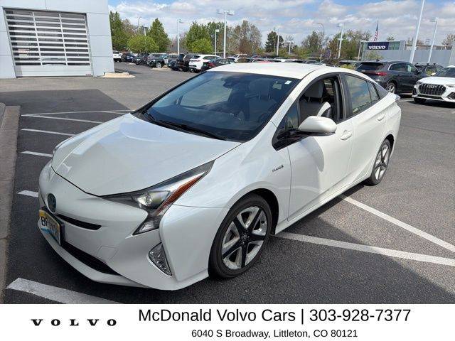 2016 Toyota Prius Four Touring FWD photo