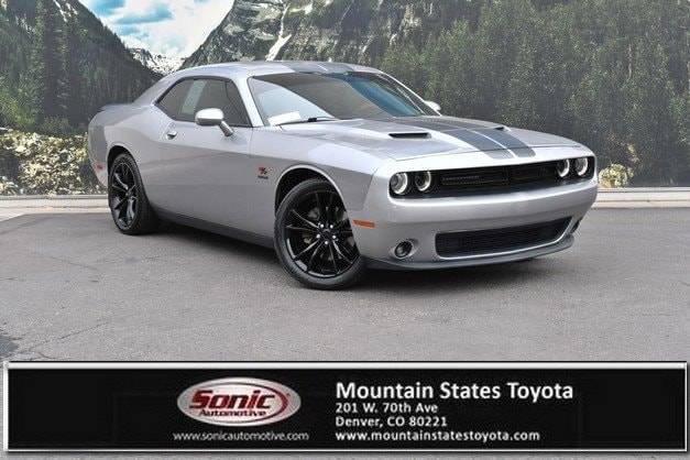 2016 Dodge Challenger R/T RWD photo