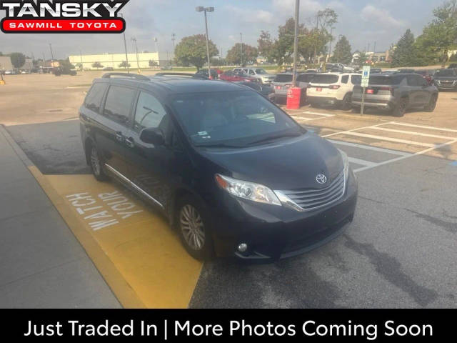 2016 Toyota Sienna XLE FWD photo