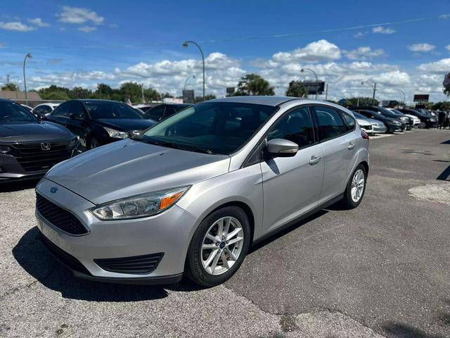 2016 Ford Focus SE FWD photo