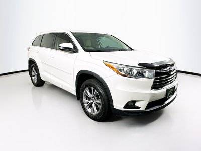 2016 Toyota Highlander LE Plus FWD photo