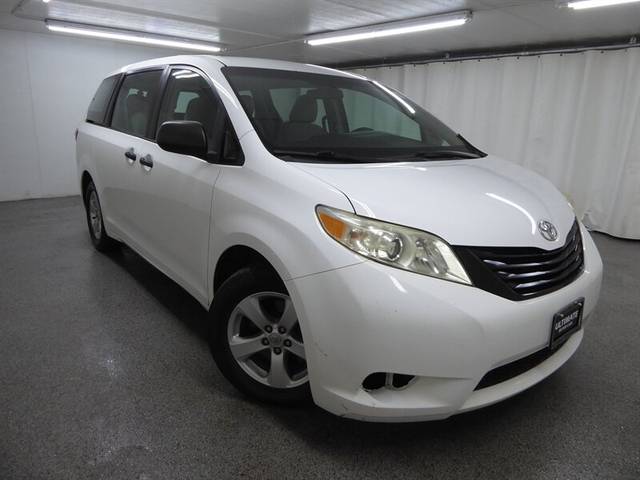 2016 Toyota Sienna L FWD photo