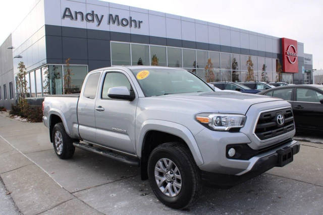 2016 Toyota Tacoma SR5 4WD photo