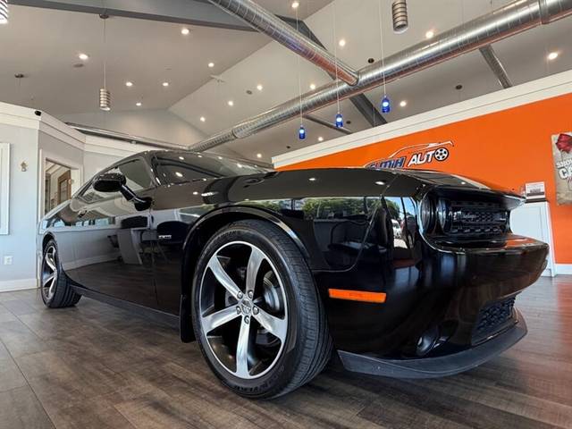 2016 Dodge Challenger R/T Plus Shaker RWD photo