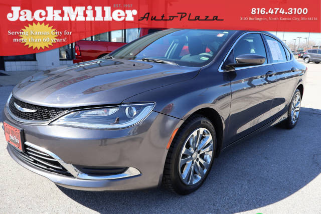 2016 Chrysler 200 Limited FWD photo
