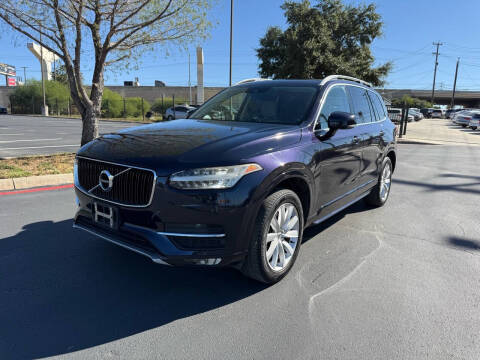 2016 Volvo XC90 T6 Momentum AWD photo