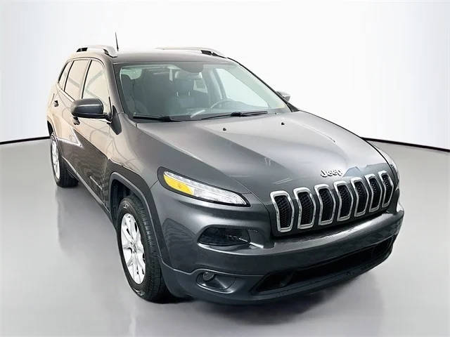 2016 Jeep Cherokee Latitude 4WD photo