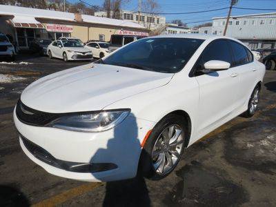 2016 Chrysler 200 S FWD photo