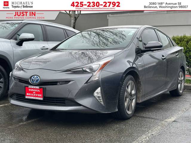 2016 Toyota Prius Four Touring FWD photo