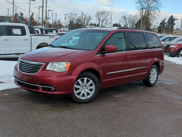 2016 Chrysler Town and Country Touring FWD photo