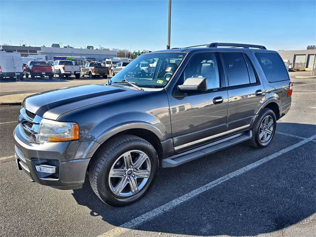 2016 Ford Expedition XLT 4WD photo