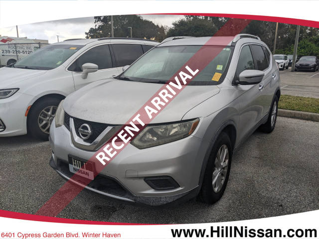 2016 Nissan Rogue SV FWD photo
