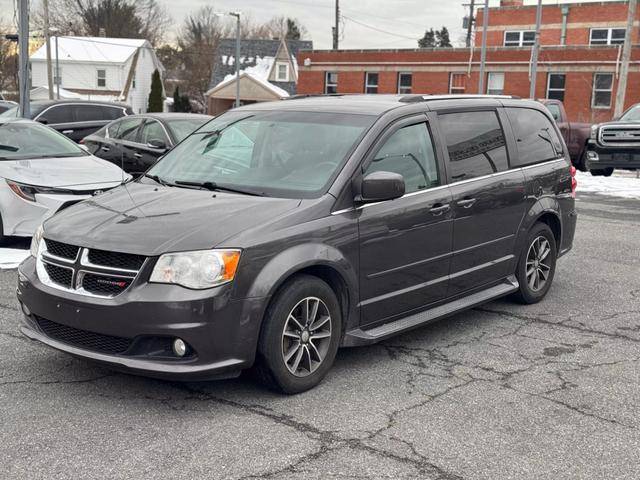 2016 Dodge Grand Caravan SXT Plus FWD photo