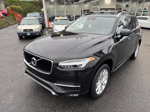 2016 Volvo XC90 T6 Momentum AWD photo