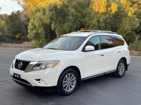 2016 Nissan Pathfinder S FWD photo