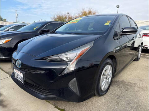 2016 Toyota Prius Two FWD photo