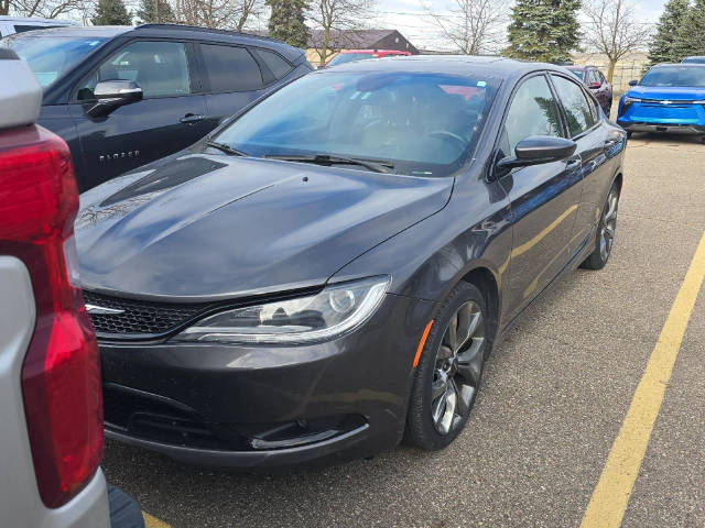 2016 Chrysler 200 S FWD photo