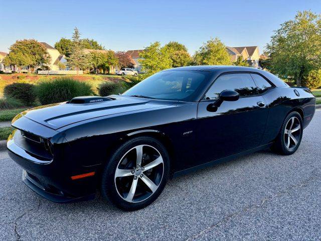 2016 Dodge Challenger R/T Shaker RWD photo