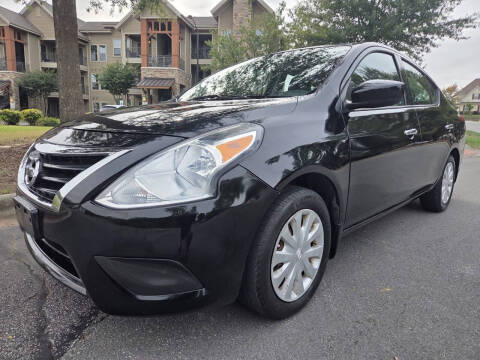 2016 Nissan Versa SV FWD photo