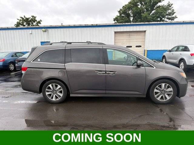 2016 Honda Odyssey Touring FWD photo