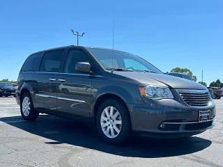 2016 Chrysler Town and Country Touring FWD photo