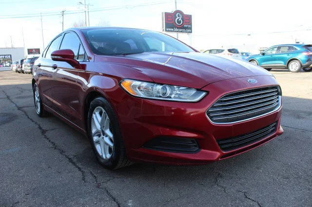 2016 Ford Fusion SE FWD photo