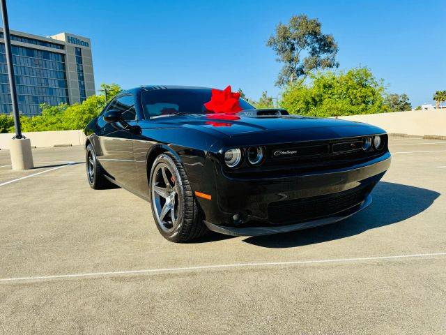 2016 Dodge Challenger R/T Plus Shaker RWD photo
