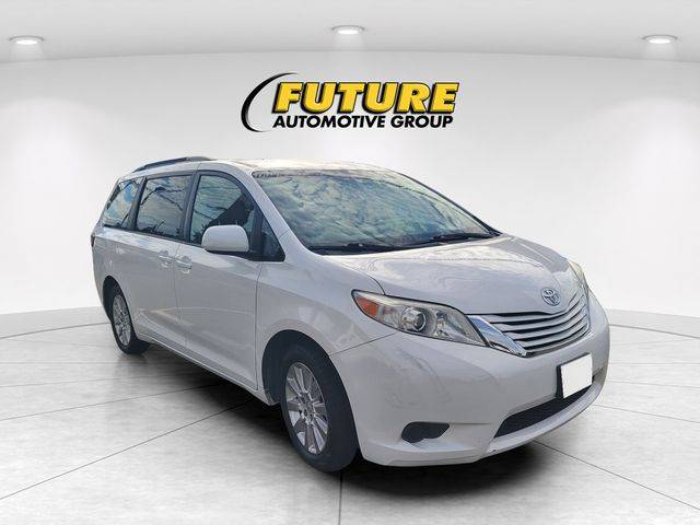 2016 Toyota Sienna LE AWD photo