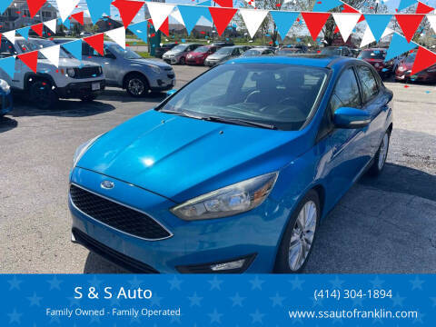 2016 Ford Focus SE FWD photo