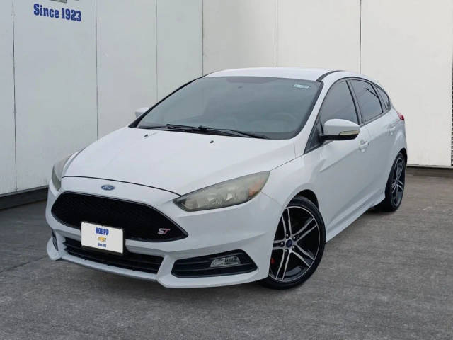2016 Ford Focus ST FWD photo