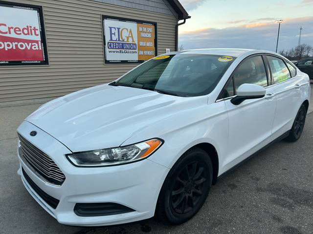 2016 Ford Fusion S FWD photo
