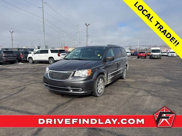 2016 Chrysler Town and Country Touring FWD photo