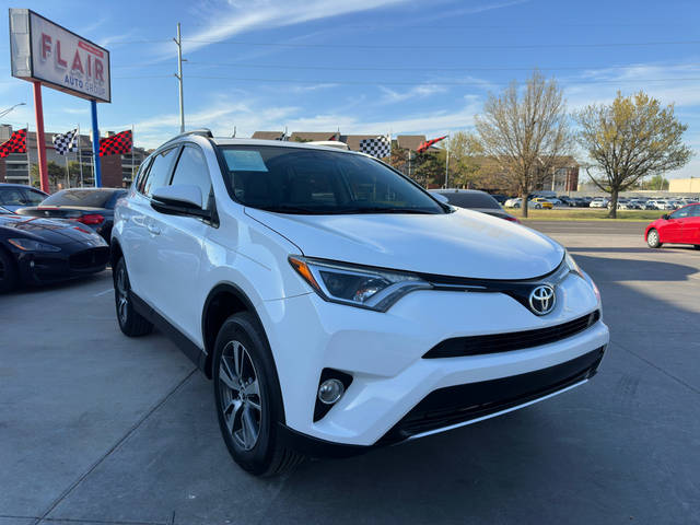 2016 Toyota RAV4 XLE FWD photo