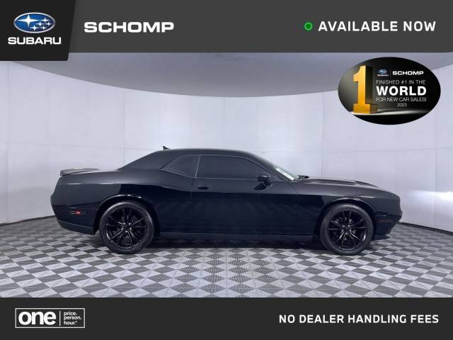 2016 Dodge Challenger SXT RWD photo