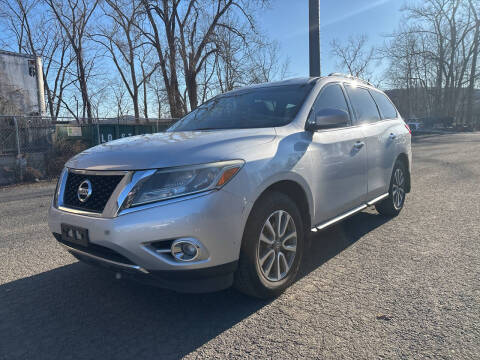 2016 Nissan Pathfinder SV 4WD photo