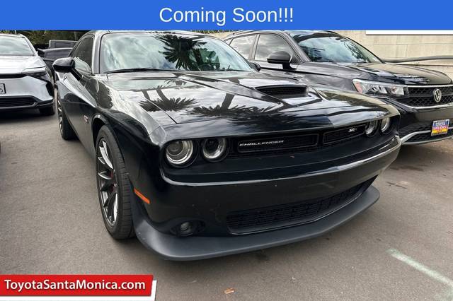 2016 Dodge Challenger SRT 392 RWD photo