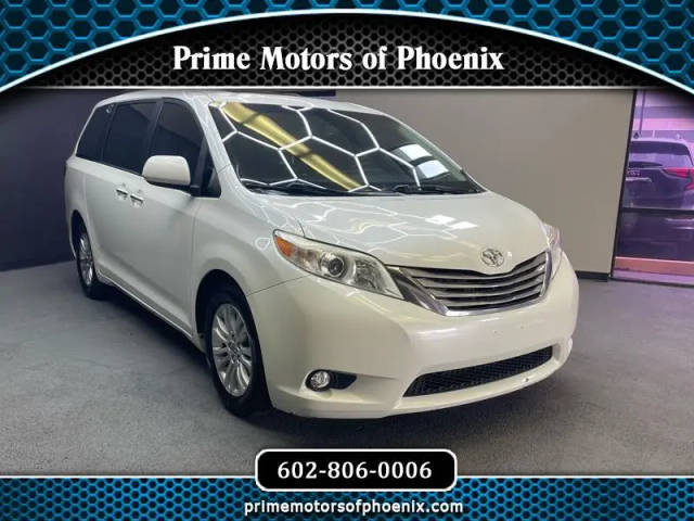 2016 Toyota Sienna XLE FWD photo