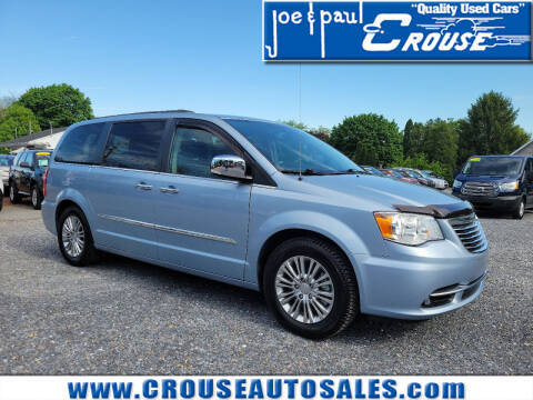 2016 Chrysler Town and Country Touring-L Anniversary Edition FWD photo