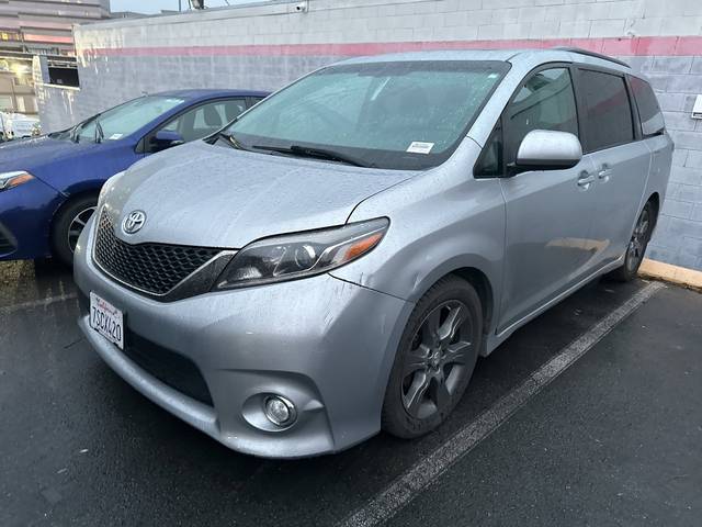 2016 Toyota Sienna SE Premium FWD photo