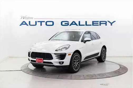 2016 Porsche Macan S AWD photo