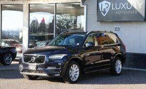 2016 Volvo XC90 T6 Momentum AWD photo