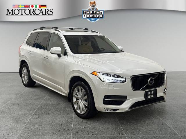 2016 Volvo XC90 T6 Momentum AWD photo