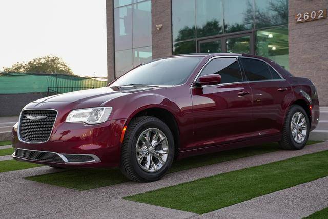 2016 Chrysler 300 Limited RWD photo