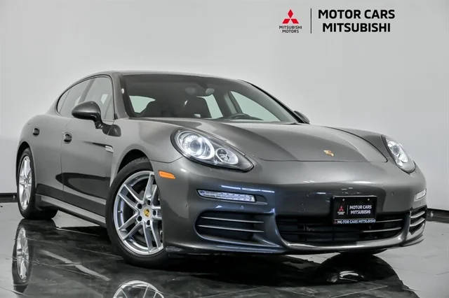 2016 Porsche Panamera 4 Edition AWD photo