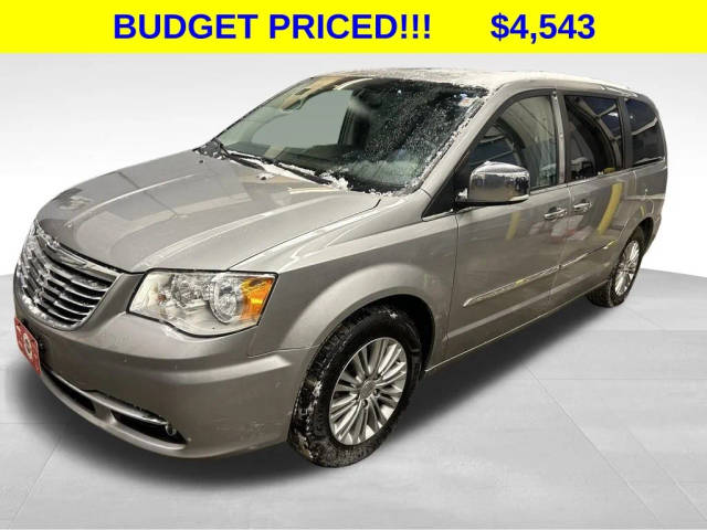 2016 Chrysler Town and Country Touring-L Anniversary Edition FWD photo