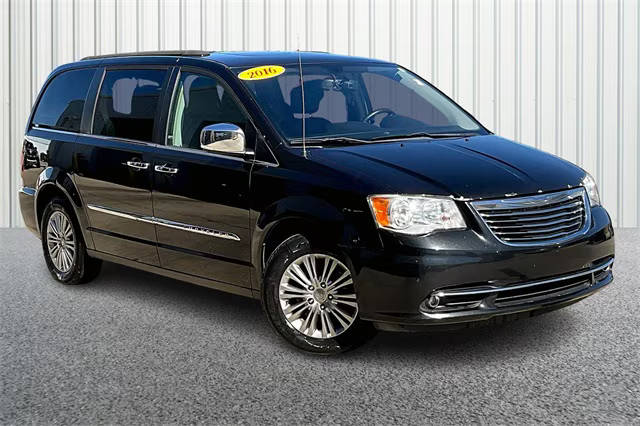 2016 Chrysler Town and Country Touring-L Anniversary Edition FWD photo