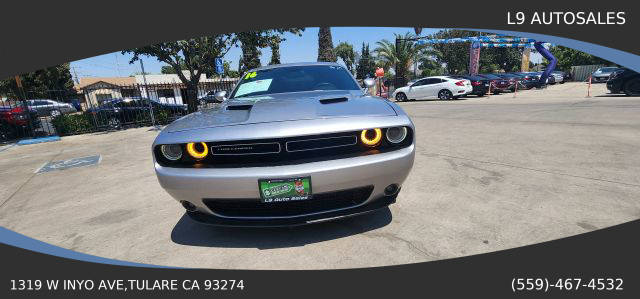 2016 Dodge Challenger SXT Plus RWD photo