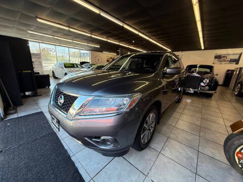 2016 Nissan Pathfinder S FWD photo