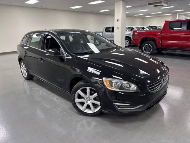 2016 Volvo V60 T5 Drive-E Premier FWD photo