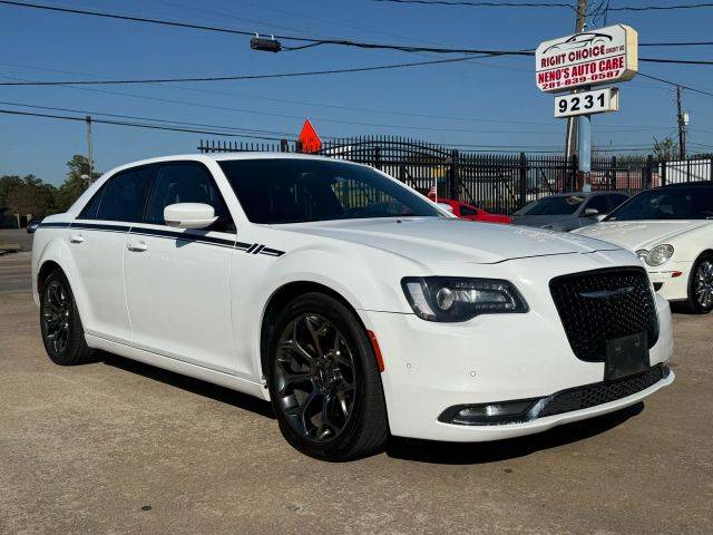 2016 Chrysler 300 300S RWD photo